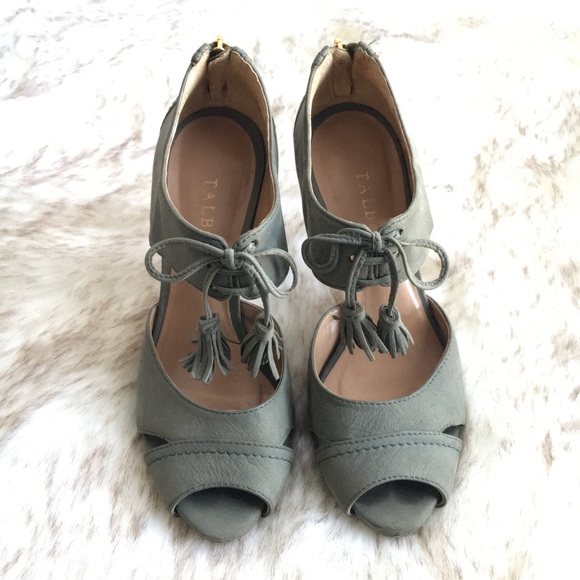 Talbots olive green leather heels with tassels - size 5 - Picture 3 of 6